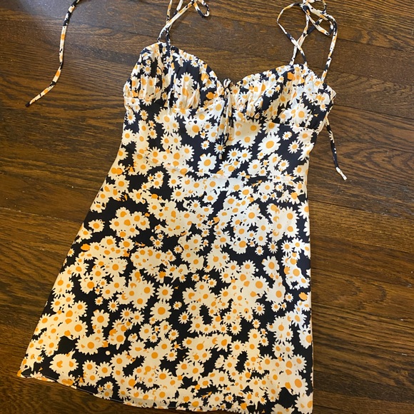 Realisation Par The Devon in Flower Power - Picture 1 of 4